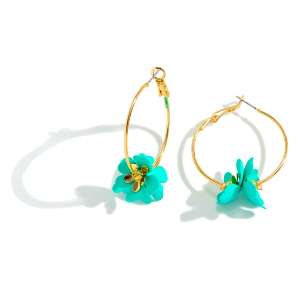 Stunning Gold Tone Hoop Earrings, Flower Accent. Chic Flower Accent,
